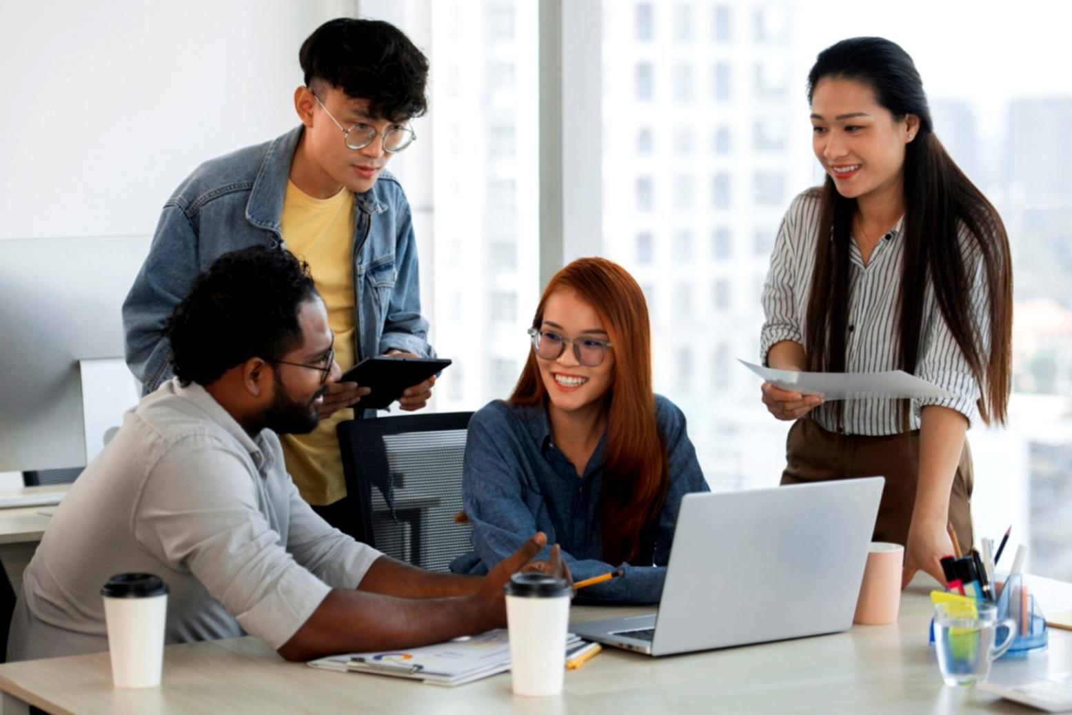 Professional finance consultation meeting with course materials and career planning documents